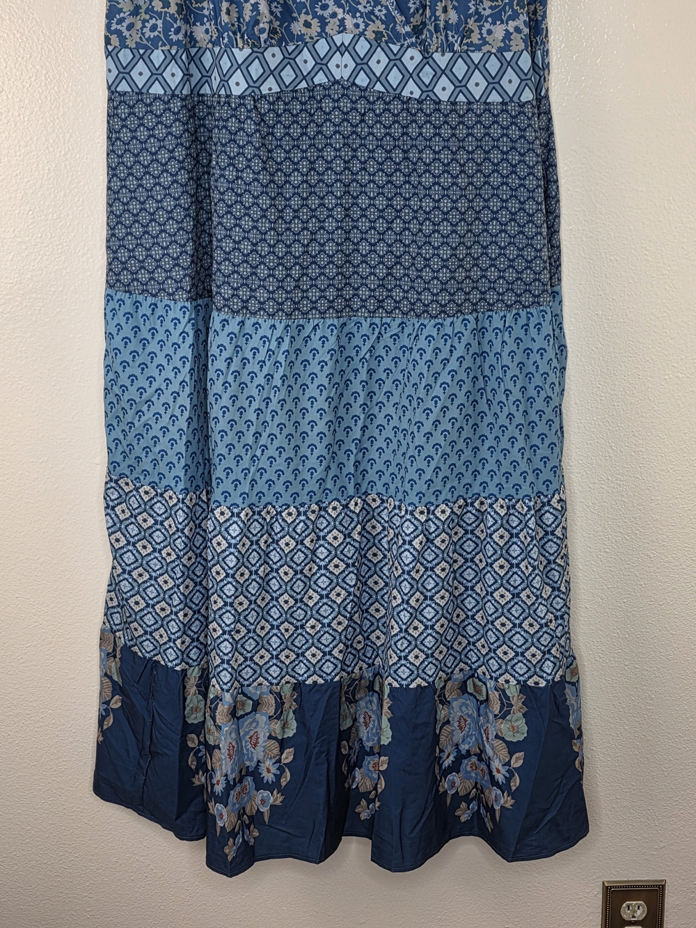 BloomChic Blue Floral Sleeveless Faux Wrap Tiered Patchwork Maxi Dress 18/20 - Picture 4 of 12